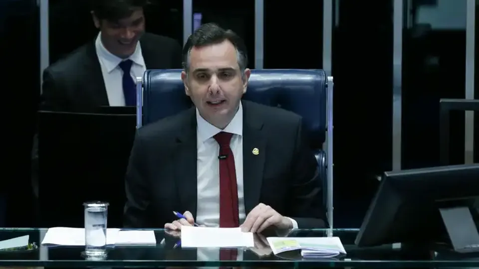 O presidente do Senado, Rodrigo Pacheco, afirma que a maioria dos policiais atua de forma ética, apesar de casos isolados de violência.