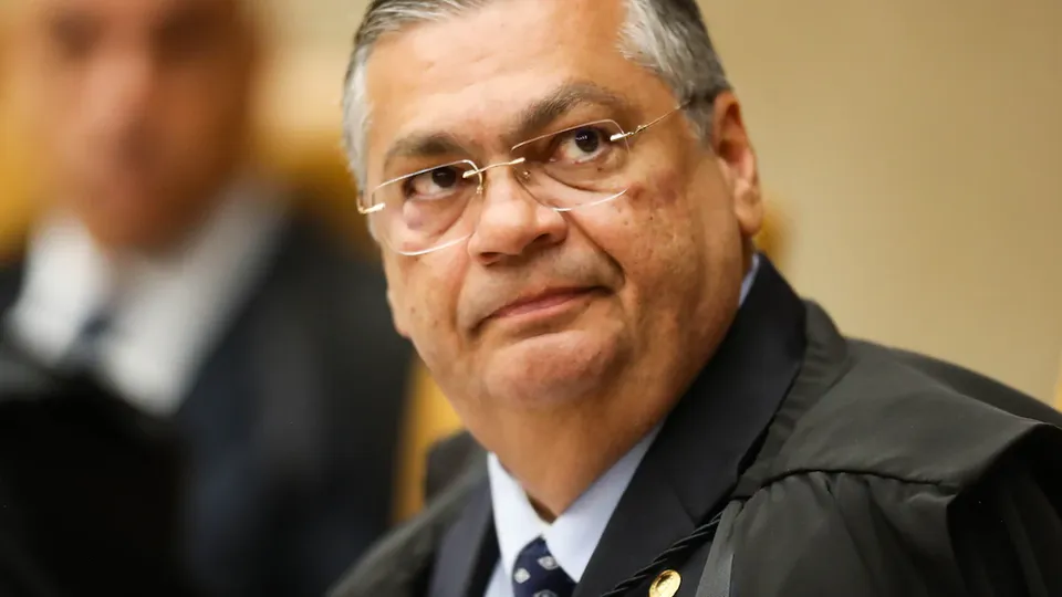 O ministro Flávio Dino do STF convocou reunião para discutir a privatização dos serviços funerários na capital paulista.