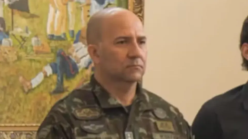 Tenente-coronel Hélio Ferreira Lima, detido no Rio, ficará em unidade militar na capital federal.