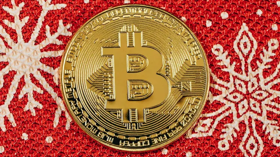 O valor do Bitcoin superou os US$ 100 mil, marcando um feito inédito para a criptomoeda de 16 anos.