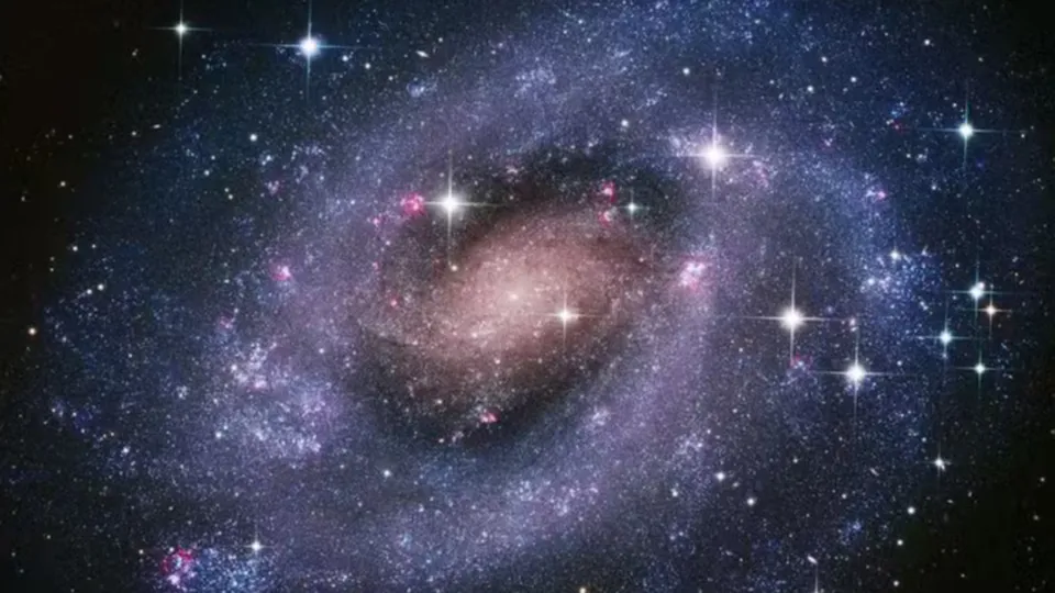 Imagem capturada no Chile revela detalhes da galáxia espiral a 12 milhões de anos-luz do nosso planeta.