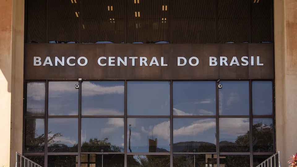 Dados de participantes da pesquisa sobre meios de pagamento foram expostos acidentalmente, alerta BC sobre possíveis golpes