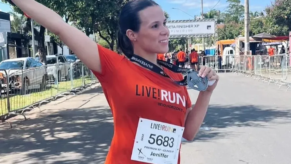 Após ser filmada se negando a ceder seu lugar a uma criança, Jeniffer Castro viu seu perfil no Instagram disparar para mais de 600 mil seguidores.