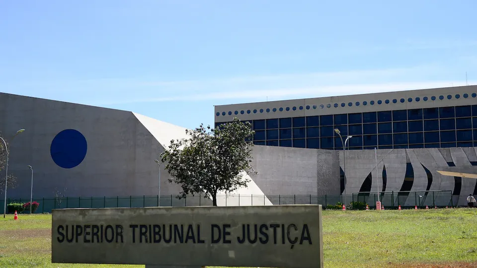 STJ processa conselheiro do TCE do Rio por lavagem de dinheiro e propinas