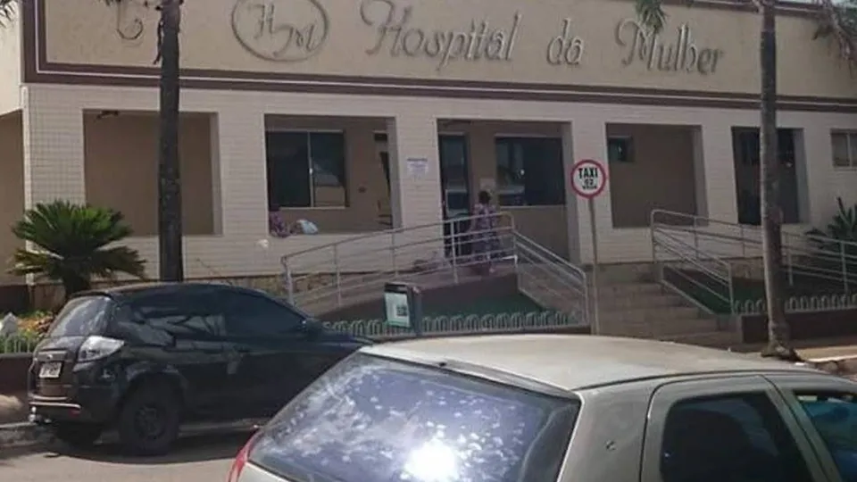 Casal fez exame de DNA durante divórcio e revelou que os filhos não eram biológicos. Investigação está em curso.