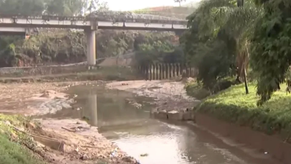 Vítima de 40 anos desapareceu na Brasilândia após ser levada pela correnteza na quinta-feira (5)
