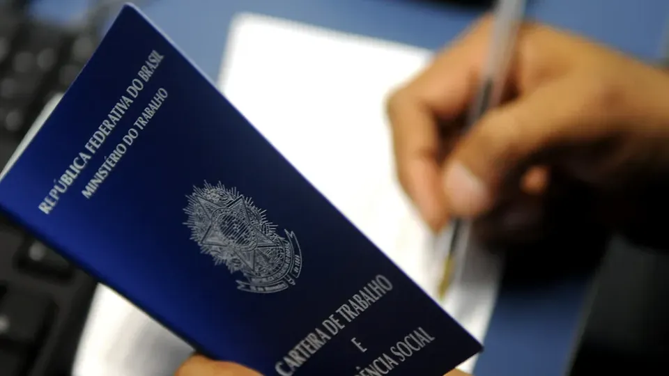 STF valida contrato de trabalho intermitente, gerando debates sobre sua constitucionalidade