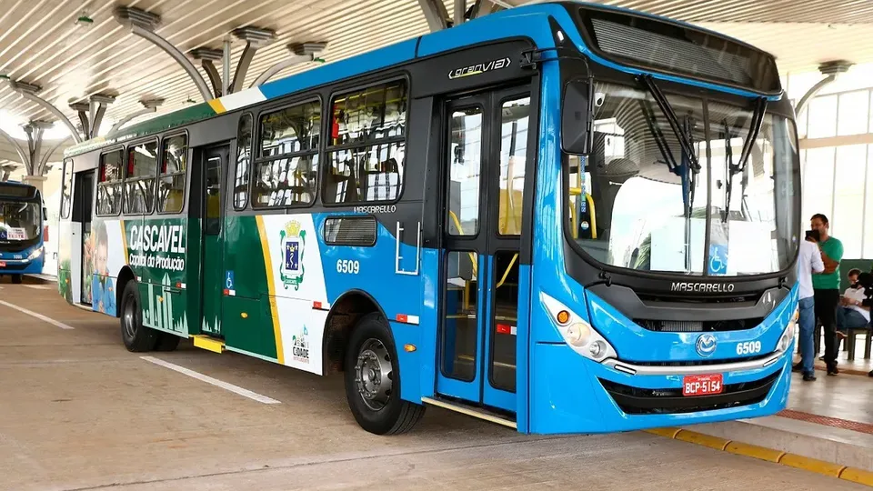 Funcionários do transporte coletivo de Cascavel planejam paralisação na próxima segunda-feira, em protesto a cláusula polêmica.