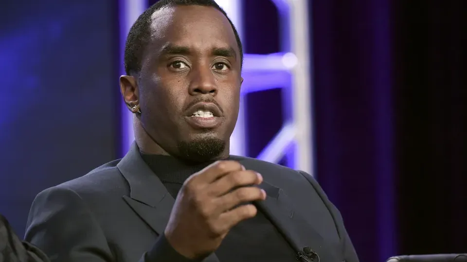 Diddy alega que governo dos Estados Unidos está espionando suas comunicações