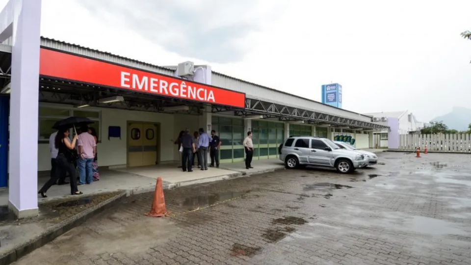 O incidente ocorreu durante a noite e as vítimas foram levadas ao Hospital Lourenço Jorge, com estado de saúde estável.