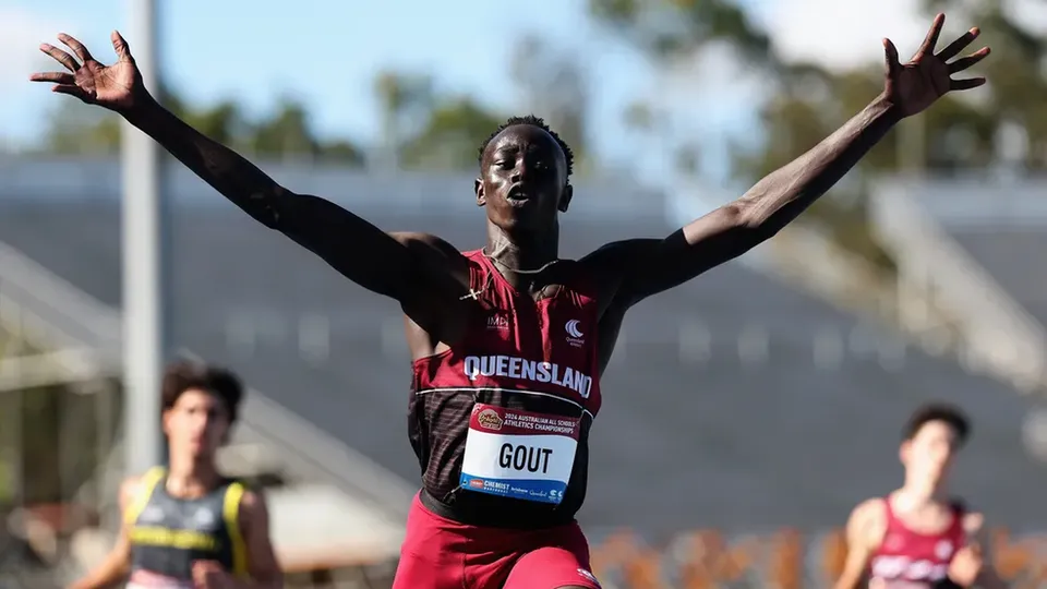 O jovem Gout Gout, de 16 anos, estabeleceu novo recorde australiano nos 200m, superando marca histórica de Usain Bolt.