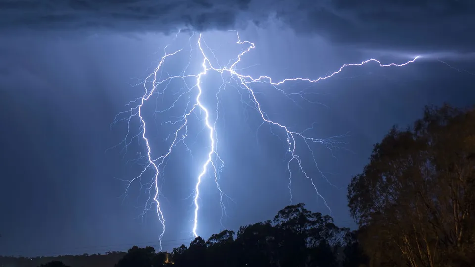 Cidades de Santa Catarina enfrentam alagamentos severos e ventos de até 80 km/h