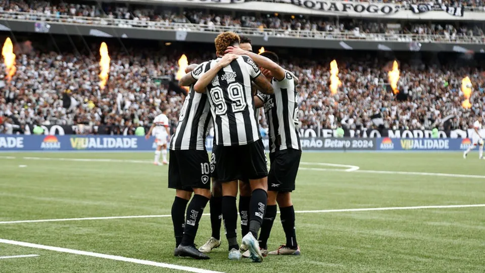 Botafogo conquista Campeonato Brasileiro após 29 anos com vitória sobre São Paulo