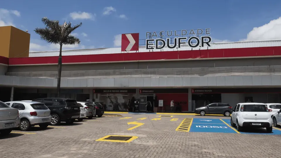 A compra da Edufor acrescenta 118 novas vagas de medicina ao portfólio da Yduqs, que agora soma 2.044 vagas em 18 locais.