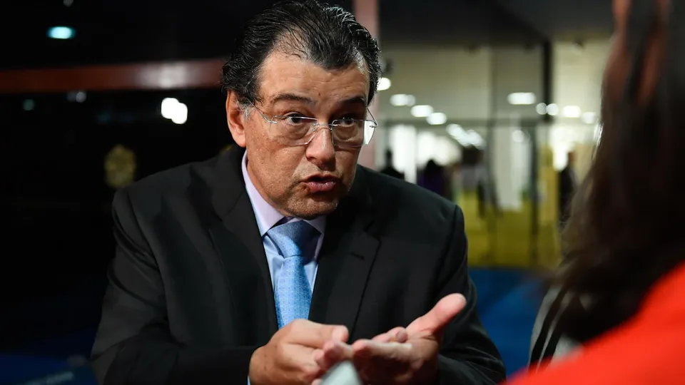Inclusão ocorre após debate no Senado; itens plásticos descartáveis também são alvos da medida