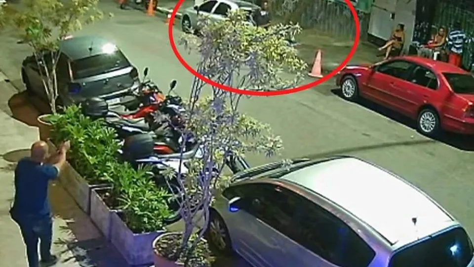 Marcos Mendes do Nascimento foi baleado após apontar réplica de arma para pessoas. DHPP investiga o caso.