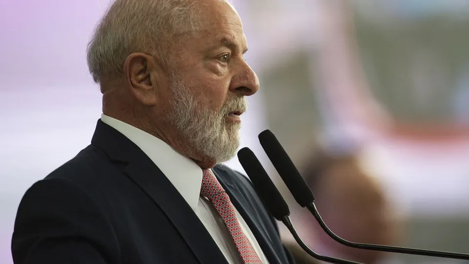 Lula assina decretos em meio a crise das estatais que acumulam prejuízos