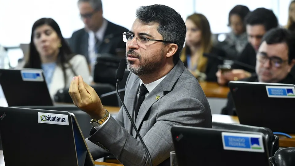 O senador Marcos Rogério (PL-RO) anunciou o cancelamento após aguardar 11 minutos pela presença dos parlamentares.