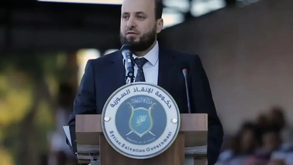 Mohamed al-Bashir, líder do Hayat Tahrir al-Sham, liderará a transição política até março de 2025