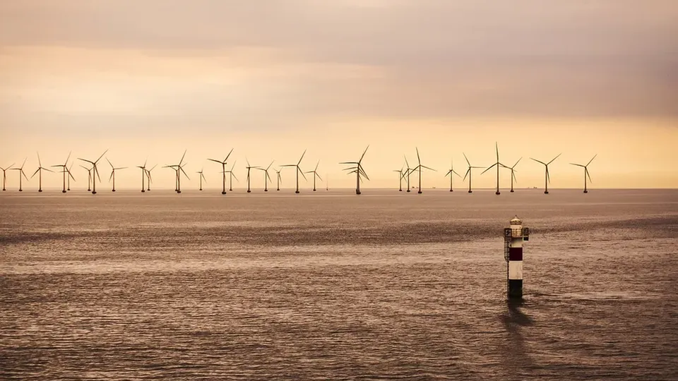 Comissão de Infraestrutura do Senado aprova marco legal das eólicas offshore, mas com inclusão de emendas que podem elevar tarifas de energia.