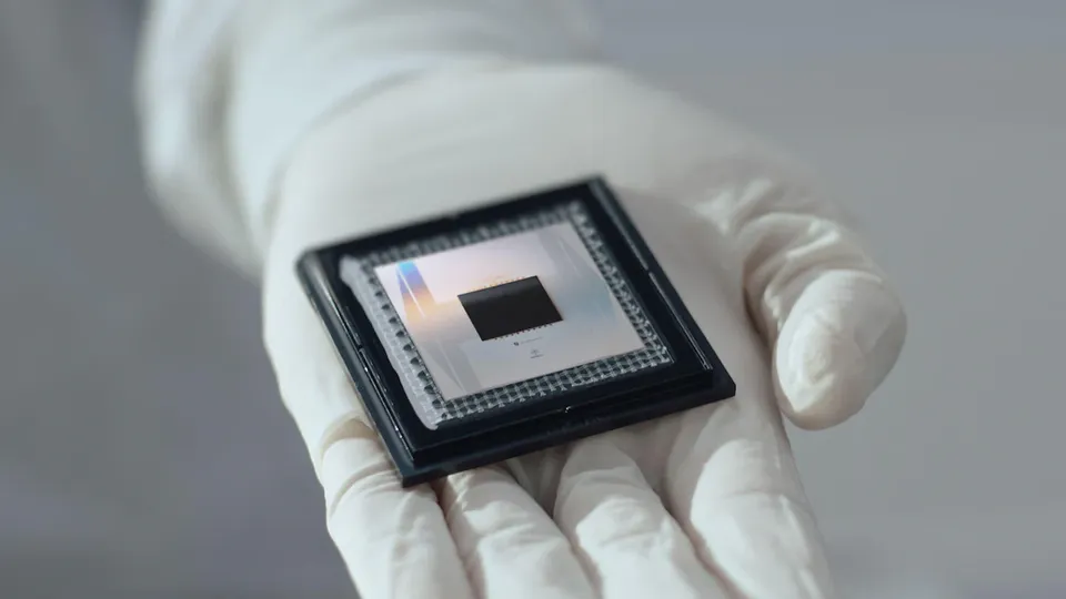 Novo chip Willow promete revolucionar a computação quântica, mas ainda carece de aplicações práticas conhecidas