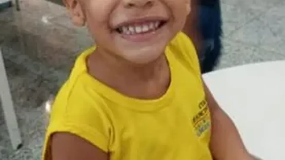 Antoni Cosmo Barros Barbosa desapareceu na tarde de segunda-feira e foi encontrado nesta terça-feira em um valão.