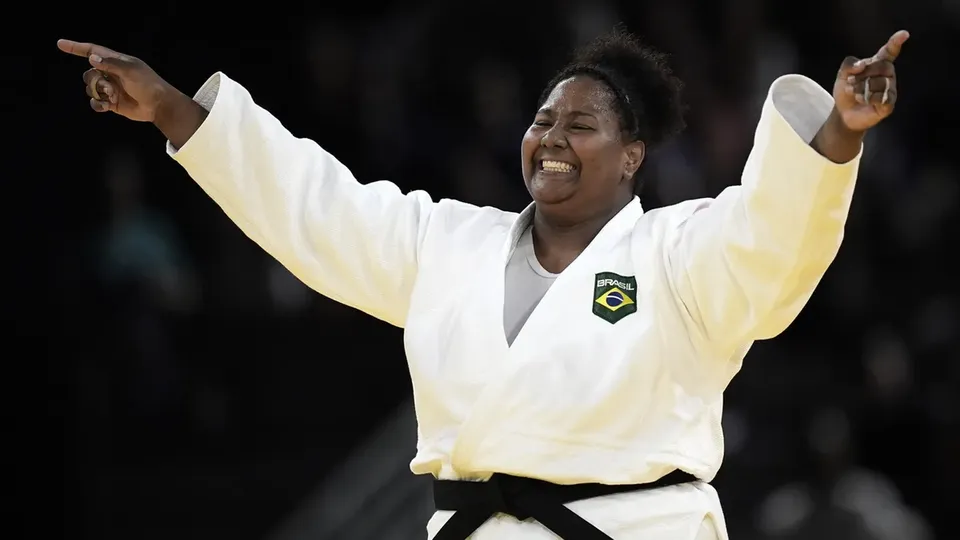 Bia Souza é indicada ao prêmio de melhor judoca do mundo após ouro em Paris-2024