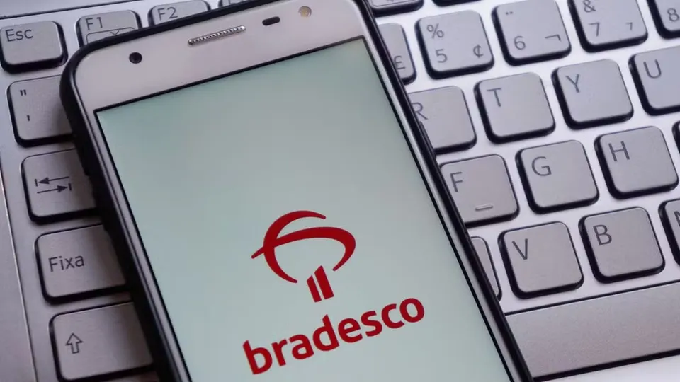 Clientes do Bradesco enfrentam problemas com saldo reduzido a R$ 1 no app