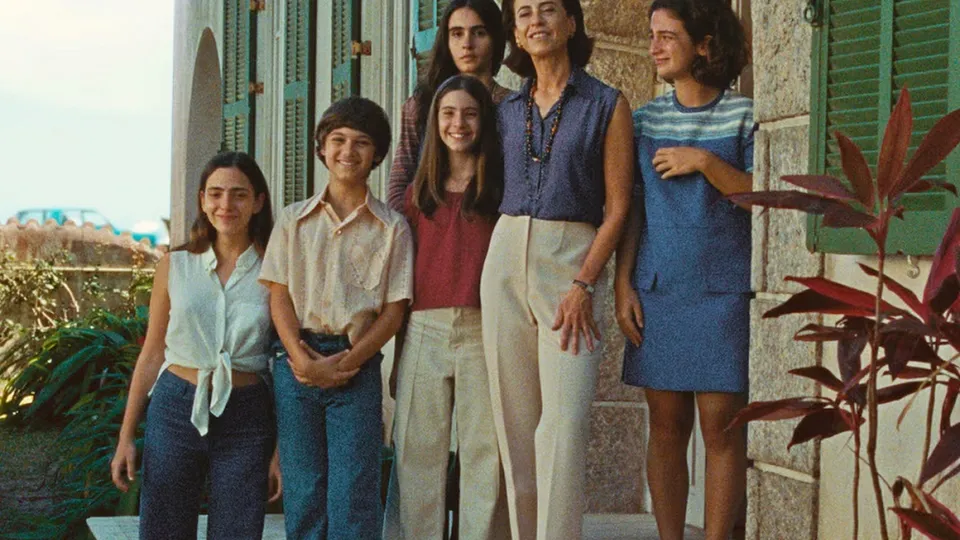O filme de Walter Salles recebe nova indicação após ser nomeado ao Globo de Ouro; premiação acontece em 12 de janeiro.