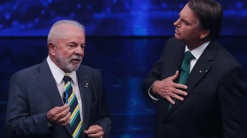 Lula lidera intenções de voto em pesquisa para 2026, com 51% contra 35% de Bolsonaro