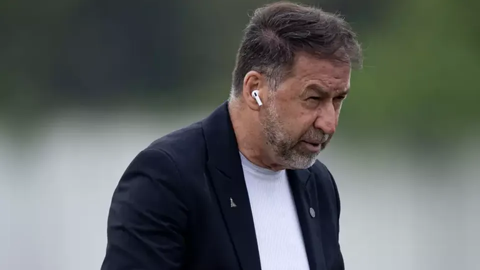 A decisão judicial permite que o Conselho Deliberativo do Corinthians retome a votação do impeachment do presidente Augusto Melo em janeiro.
