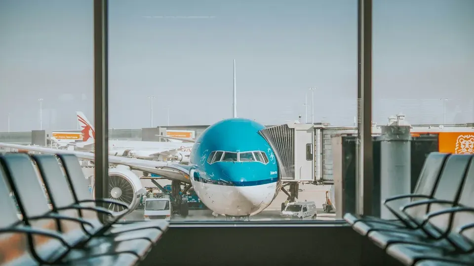 Em votação, o Senado não aprovou emenda que isentaria passagens aéreas internacionais do novo imposto, com 37 votos a favor.