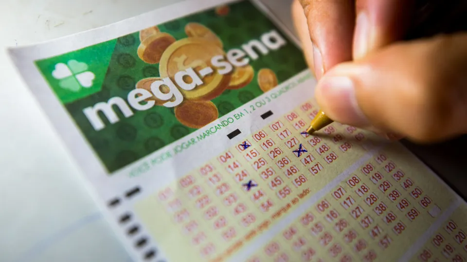 O sorteio do concurso 2807 da Mega-Sena acontece hoje, com prêmio estimado em R$ 7 milhões. Confira os detalhes.