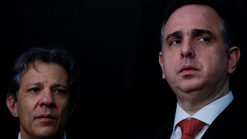 O presidente do Senado acredita que medidas fiscais podem ser aprovadas antes do recesso de fim de ano, com sessões extras se necessário.