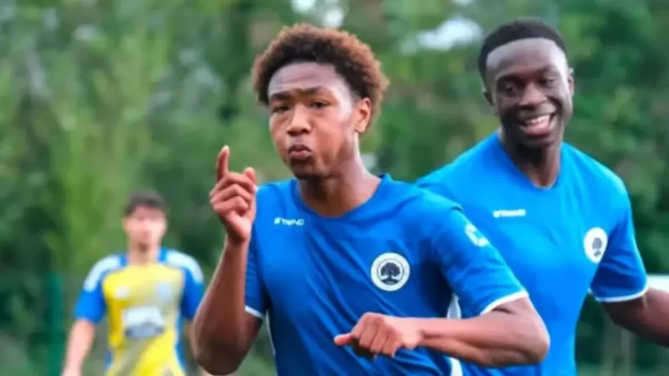 Kaylen Dennis, da categoria de base do Walthamstow Football Club, faleceu durante partida na Inglaterra