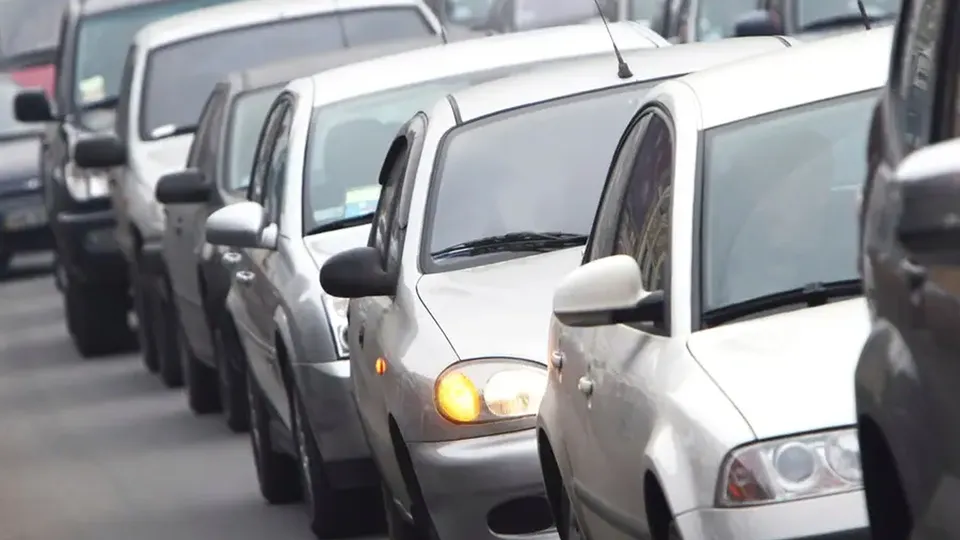 Governo paulista divulga datas e condições para pagamento do IPVA 2025, com desconto de 3% para quitação em janeiro.