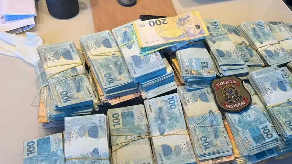 Polícia Federal apreende R$ 1,5 milhão em jatinho que ia de Salvador a Brasília