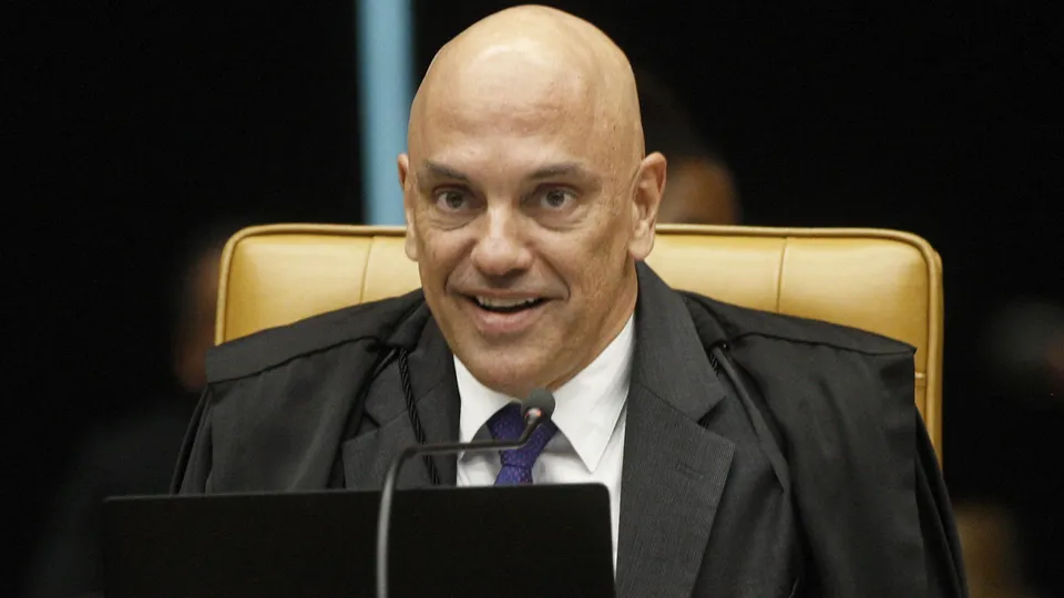 STF rejeita pedido de Bolsonaro para afastar Moraes de inquérito por 9 a 1