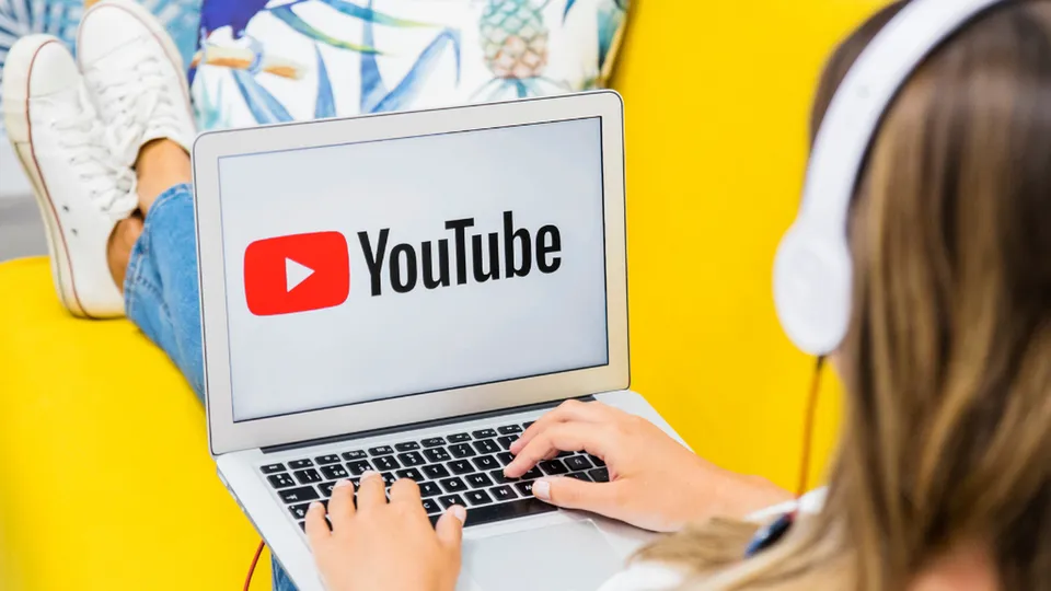 Governo exige remoção de vídeos falsos sobre saúde de Lula do YouTube em 24 horas