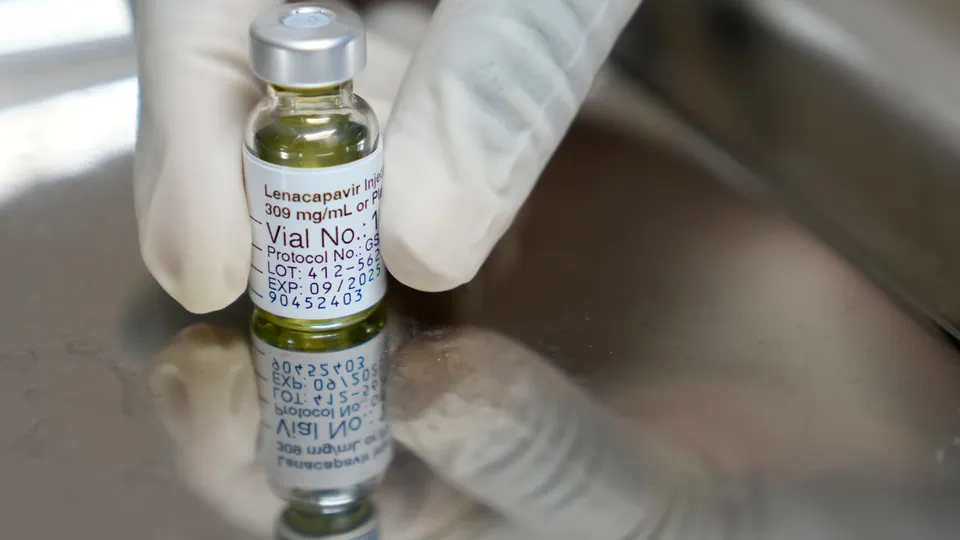 A revista americana Science destacou o desenvolvimento de um medicamento injetável que pode prevenir quase 100% das infecções pelo HIV, um marco na luta contra a aids.