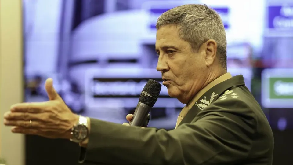 A prisão do ex-ministro Walter Braga Netto foi fundamentada em depoimentos que revelam sua busca por informações sobre a delação de Mauro Cid.