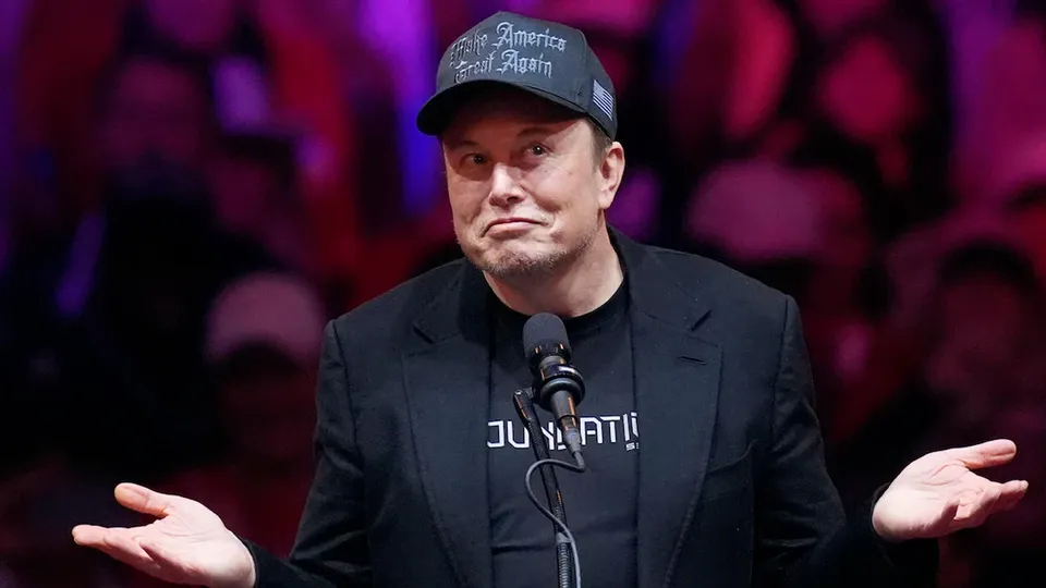 O empresário, dono da Tesla e SpaceX, tem patrimônio 77% superior ao de Jeff Bezos, segundo colocado na lista.