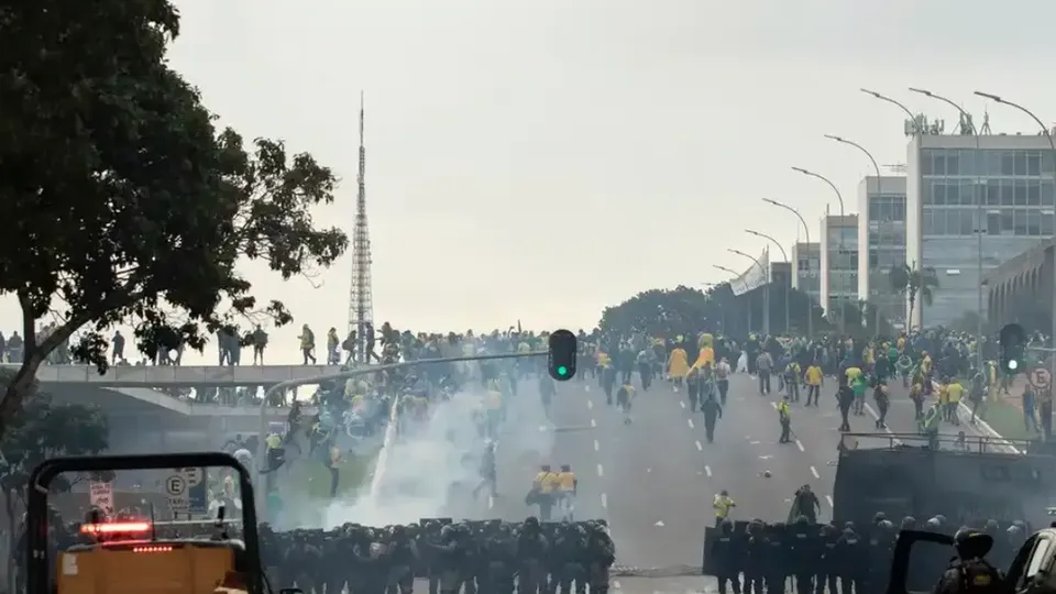 Pesquisa revela que 65% dos brasileiros estão desinformados sobre investigações de golpe