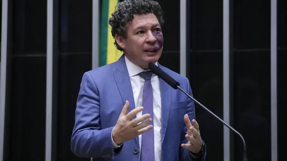 O relator da reforma tributária na Câmara reafirma compromisso em manter a alíquota do novo IVA dentro do limite estabelecido.