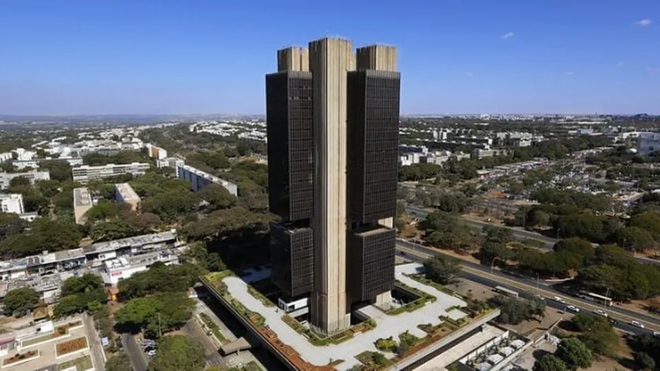Expectativas de especialistas indicam Selic a 14% em 2025 e inflação em 4,89% ao final de 2024