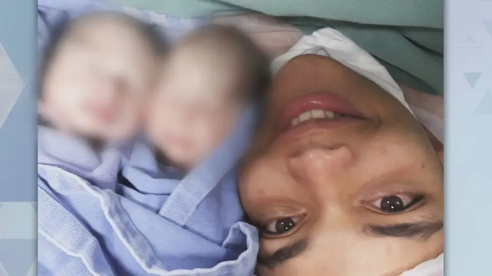 Após dois anos, mães descobrem que seus filhos foram trocados na maternidade, levando a um inquérito policial e ações judiciais.