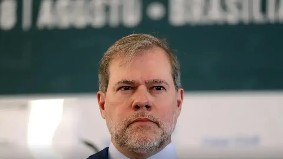 O ministro Dias Toffoli, do STF, requisitou esclarecimentos sobre a lei que reonera a folha de pagamentos, contestada pela CNI.