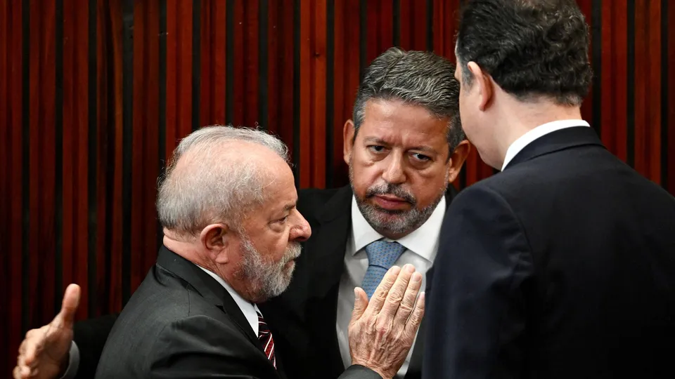 Lula planeja redução de espaço do PT para acomodar partidos do Centrão