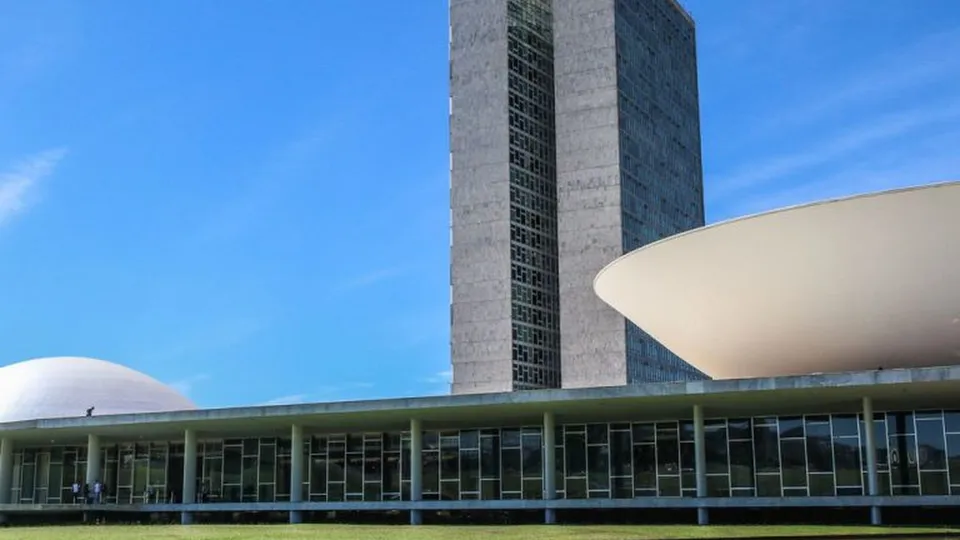 Na sessão conjunta, deputados e senadores analisarão a LDO de 2025 e medidas para contenção de gastos do governo.