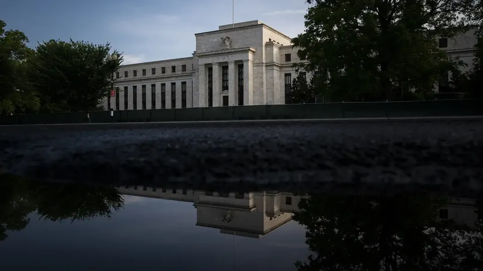 Federal Reserve reduz taxa de juros em 0,25 ponto percentual, conforme esperado